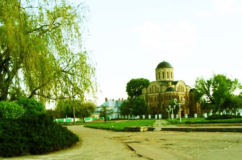 Св. Василий Великий. Территория церкви