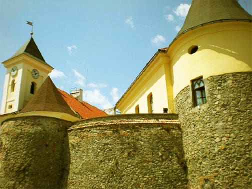 Замок Паланок. Стены замка