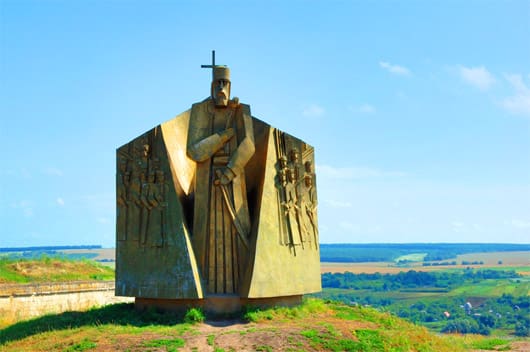 монумент в честь Украинского гетмана Петра Сагайдачного