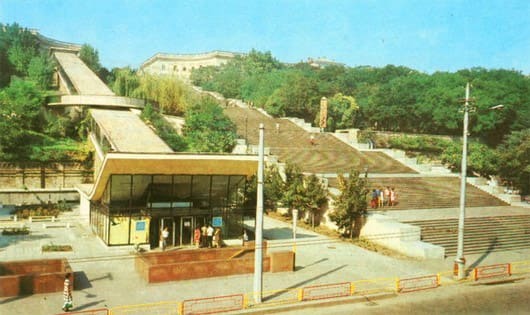 Потемкинская лестница. Вход к подъемникам
