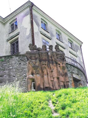 Олеский замок, внутренний двор